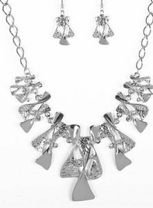 Silver Necklace(In The Sand)